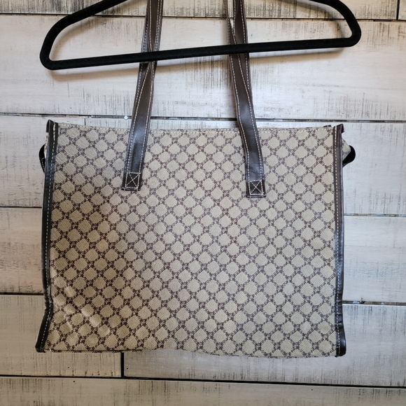 Classic🛍Gloria Vanderbilt bag - Picture 3 of 5